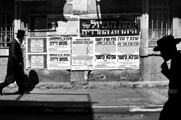 A best-selling author released a new novel that focuses on mental health awareness