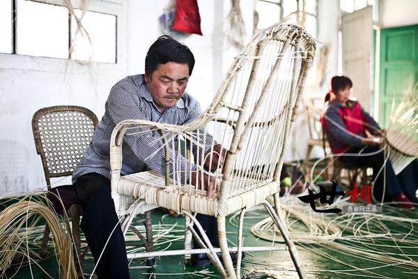 A photographer collaborated with a local magazine to publish a photo