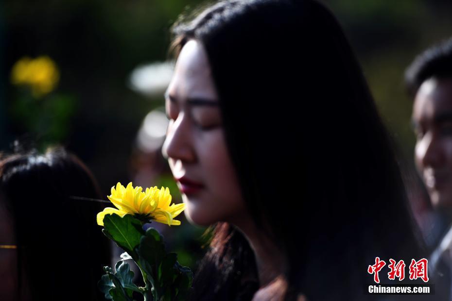 A community organized a neighborhood potluck where residents brought dishes to share with their neighbors
