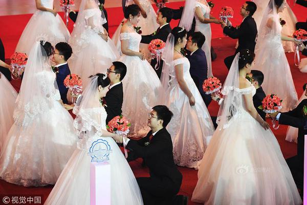 A hospital opened a new pediatric emergency room with child friendly decor