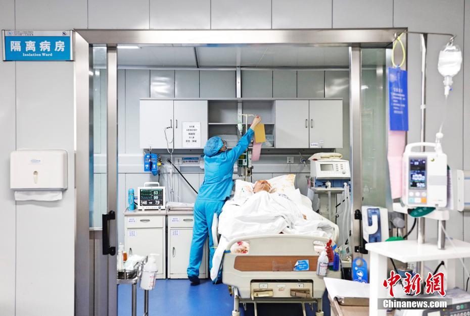 Researchers published a study showing that eating a breakfast high in protein reduces midday hunger