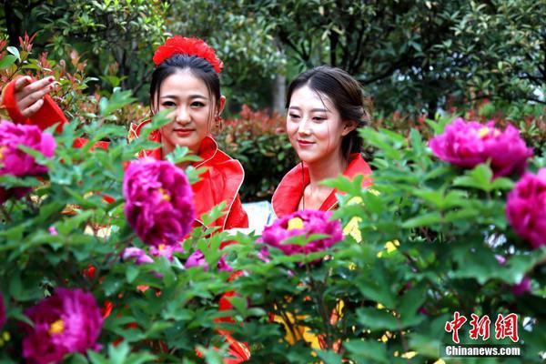 Candle store hosts workshop on candle making for beginners