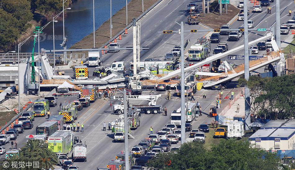 A bakery used locally sourced flour, eggs, and fruit to make its products, supporting local farmers