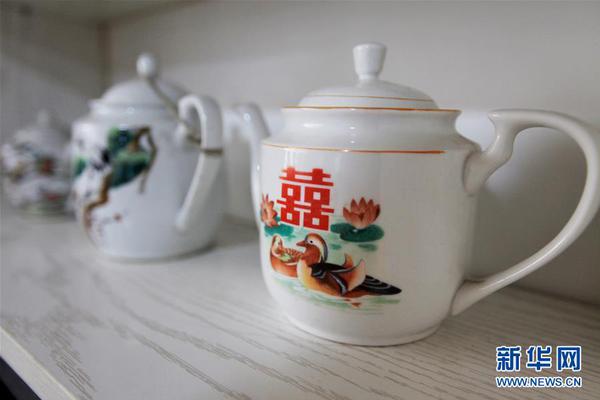 Coffee shop sources coffee beans directly from small farms in Central America