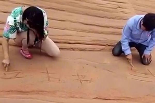 Tech startup unveils portable device that monitors air quality in real time