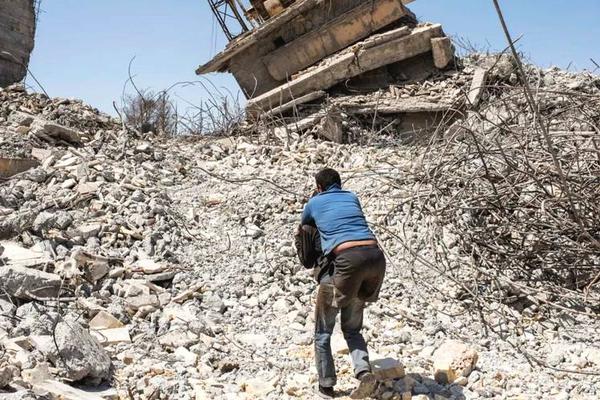 A survey found that 72% of workers want their employers to offer more flexible work schedules