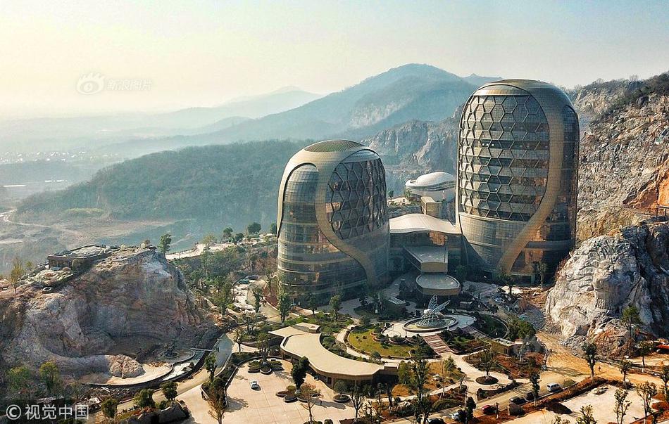 A major music festival announced a cashless payment system to reduce food and drink wait times