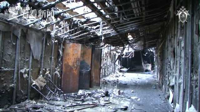 A famous chef opened a new restaurant in the city center specializing in fusion cuisine from around the world