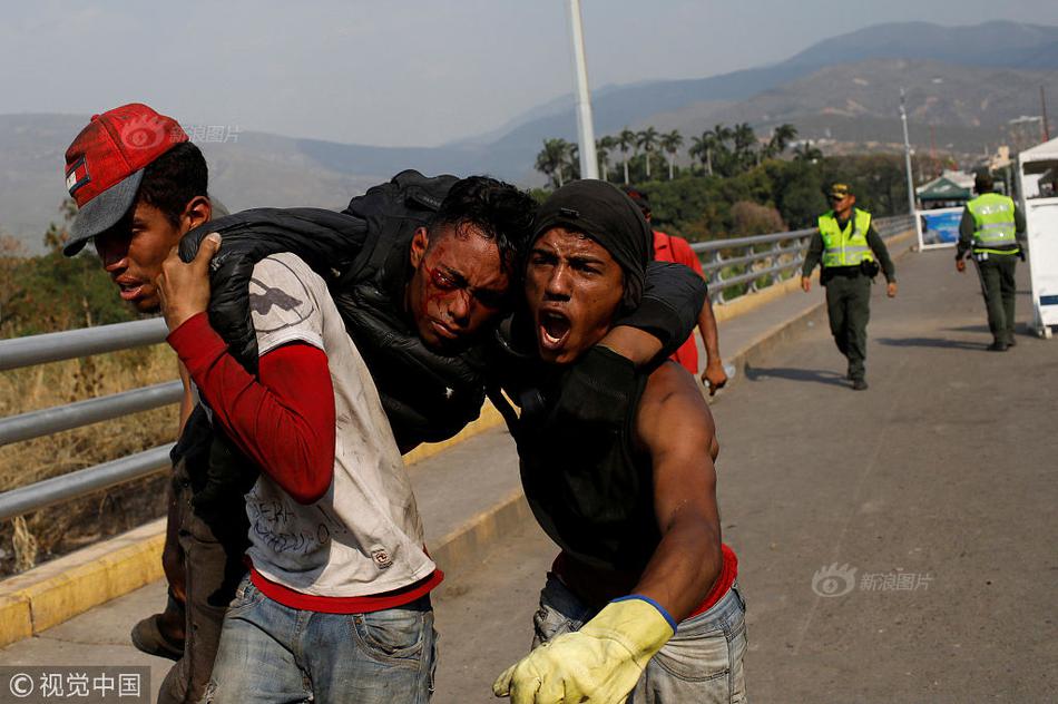 A small town hosted its first ever art festival attracting artists from three neighboring states
