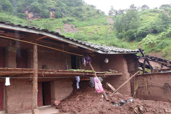 A popular bakery chain announced it will open 25 new locations in coastal cities next spring