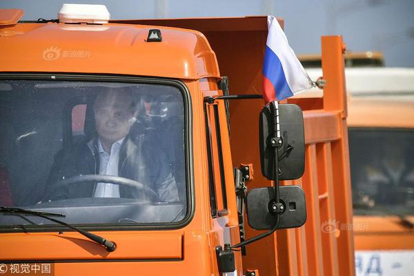 A new study showed that drinking 8 glasses of water a day improves skin hydration and elasticity