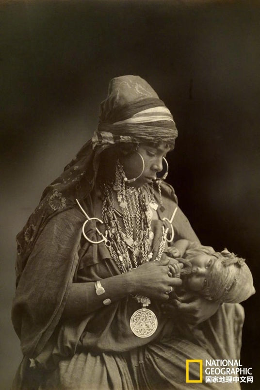 A major airline announced plans to reduce its carbon footprint by using biofuels