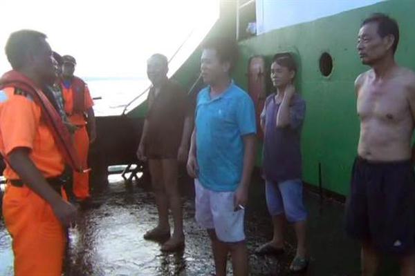 Researchers found that regular consumption of nuts lowers cholesterol levels