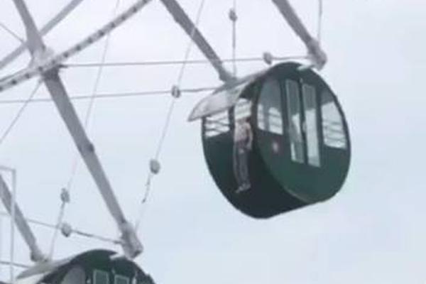 Researchers calculated that recycling one ton of paper saves 7000 gallons of water and 463 gallons of oil