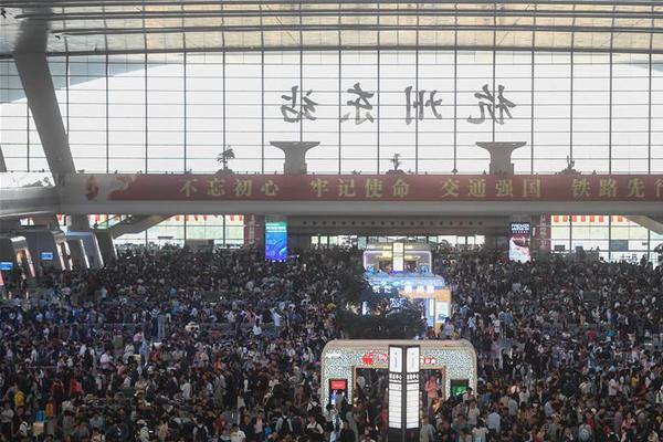 Local police launched a new program to educate teens about the dangers of distracted driving