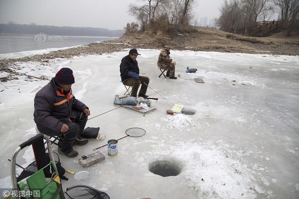 A grocery store started selling organic produce boxes delivered weekly