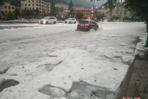 The national parliament passed a new law to protect consumers from false advertising, imposing heavy fines on violators.