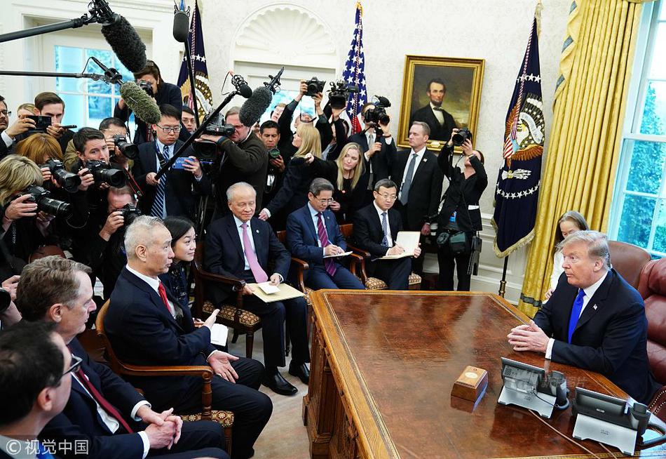 A tech company released a new laptop model that weighs just 1.2kg and has a 18-hour battery life