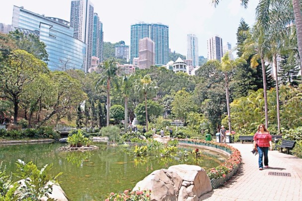 A golfer set a new course record during a professional tournament